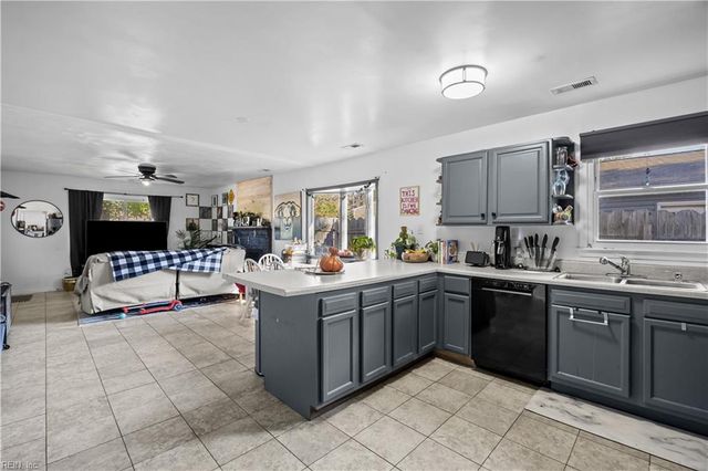 3413 Woodburne DR, Virginia Beach, VA 23452