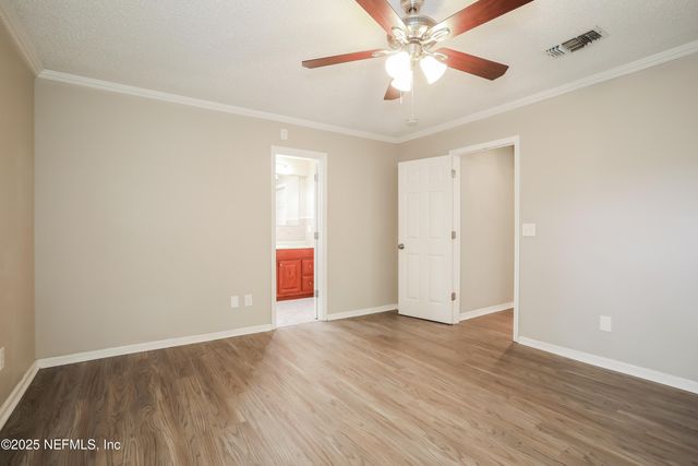400 CRANES LANDING Court, Jacksonville, FL 32216