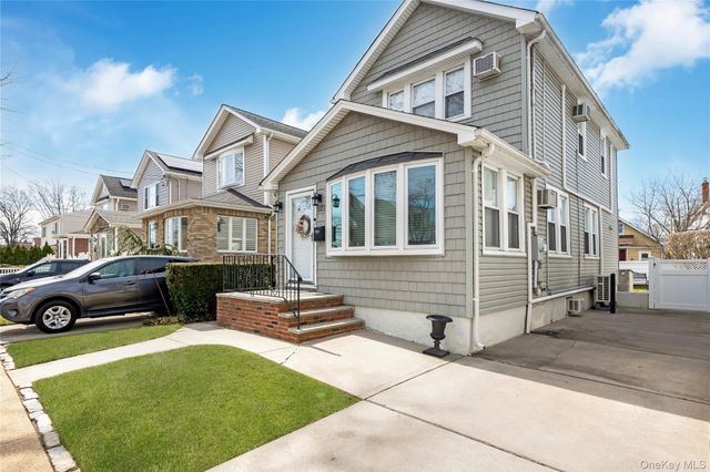 921 N 5th Street, New Hyde Park, NY 11040