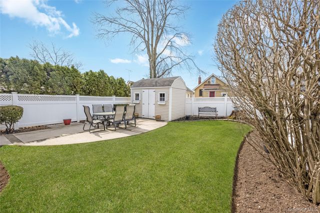 921 N 5th Street, New Hyde Park, NY 11040