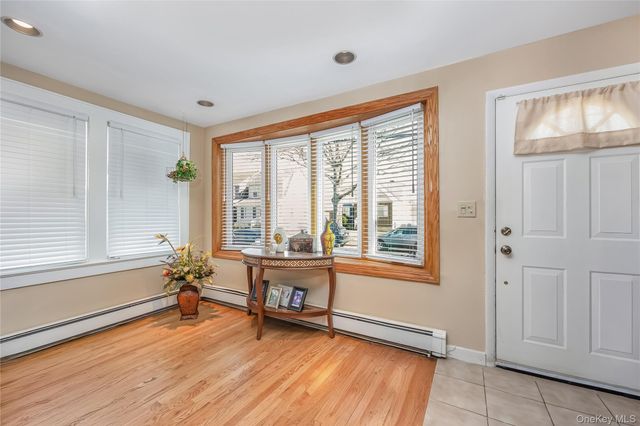 921 N 5th Street, New Hyde Park, NY 11040