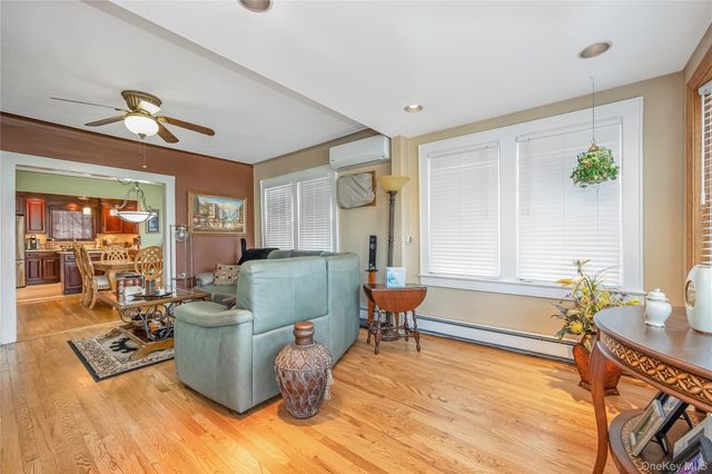 921 N 5th Street, New Hyde Park, NY 11040