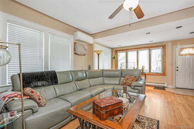 921 N 5th Street, New Hyde Park, NY 11040