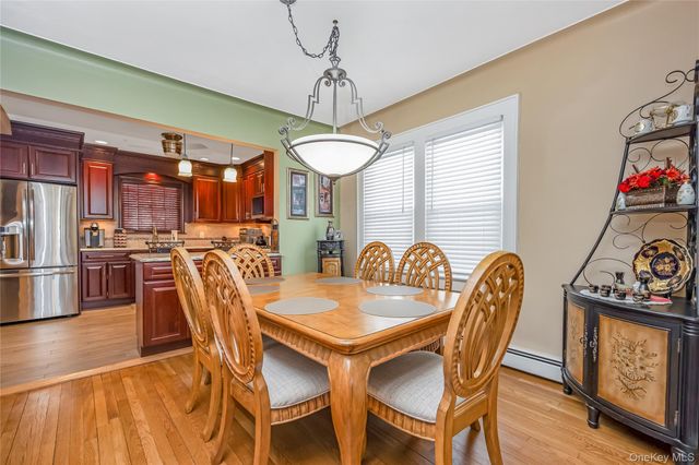 921 N 5th Street, New Hyde Park, NY 11040