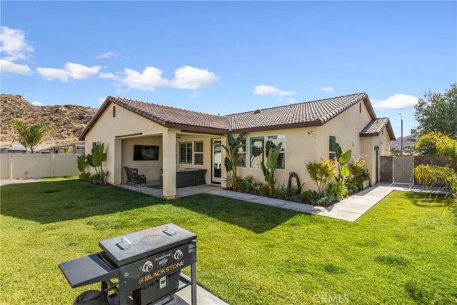 1216 Flagstone Lane, Hemet, CA 92545