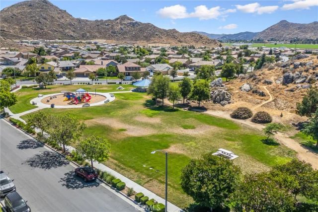 1216 Flagstone Lane, Hemet, CA 92545