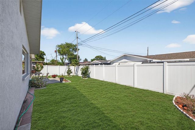 10275 113TH STREET, Seminole, FL 33778