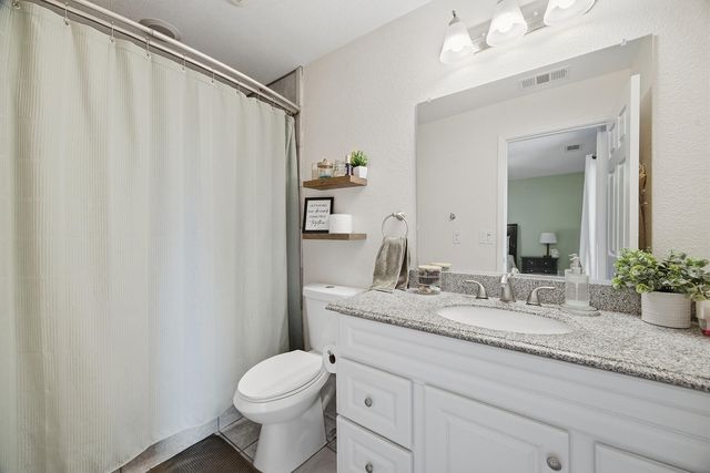 4709 W School Avenue, Visalia, CA 93291