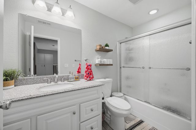 4709 W School Avenue, Visalia, CA 93291