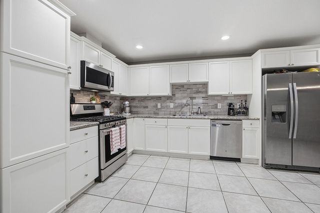 4709 W School Avenue, Visalia, CA 93291