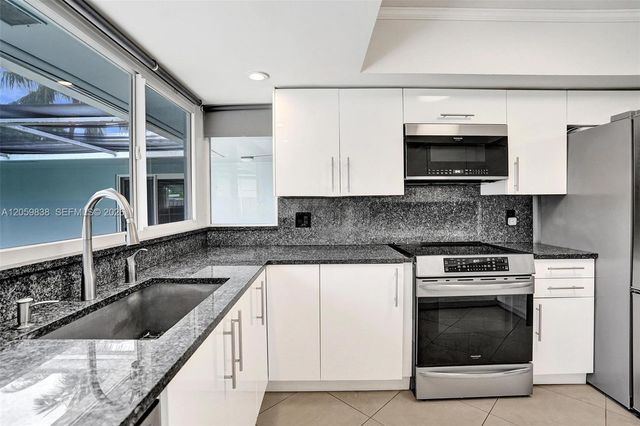 5281 SW 4th CT, Plantation, FL 33317