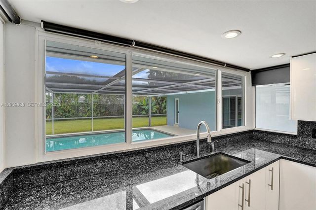 5281 SW 4th CT, Plantation, FL 33317