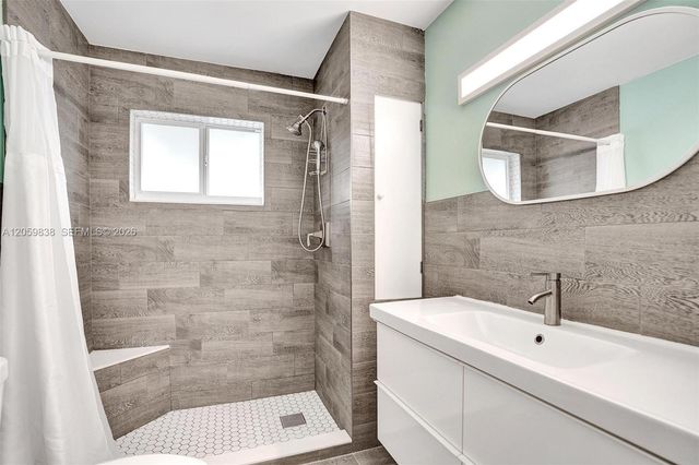 5281 SW 4th CT, Plantation, FL 33317