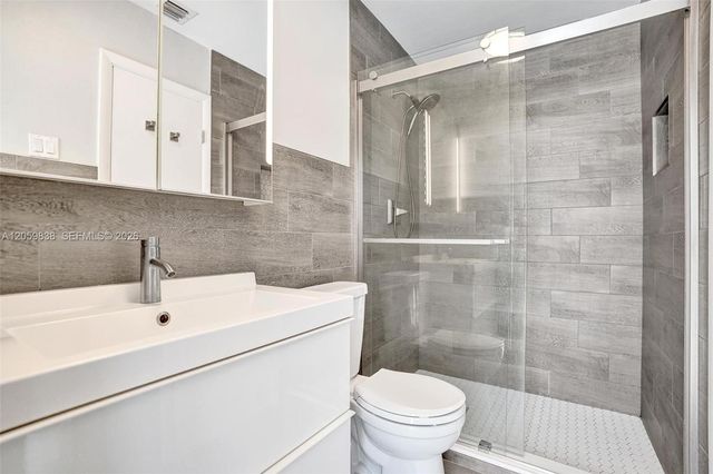 5281 SW 4th CT, Plantation, FL 33317
