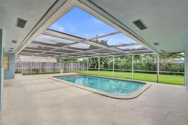5281 SW 4th CT, Plantation, FL 33317