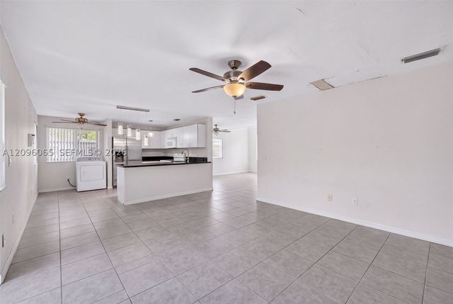 417 Kelly Ln, Weston, FL 33326