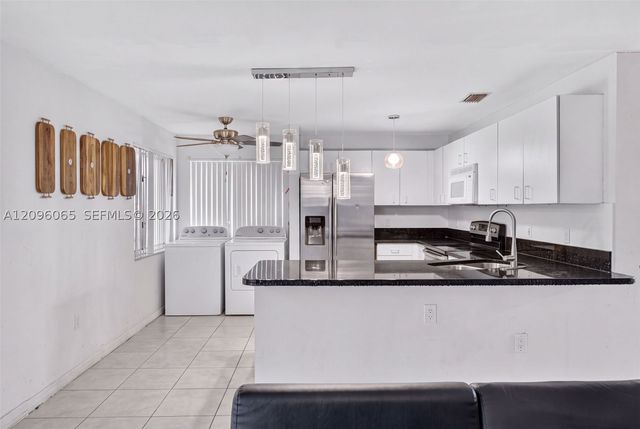 417 Kelly Ln, Weston, FL 33326