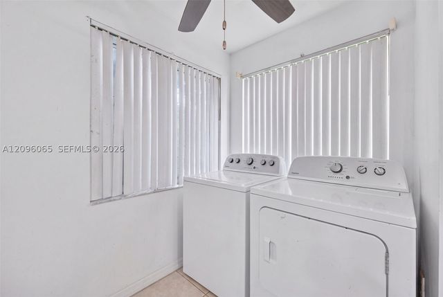 417 Kelly Ln, Weston, FL 33326