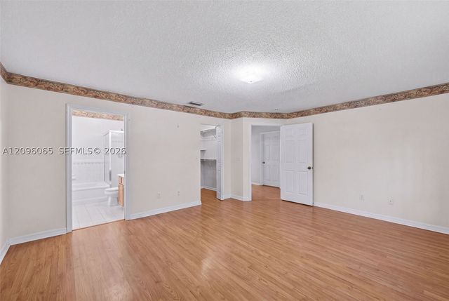 417 Kelly Ln, Weston, FL 33326