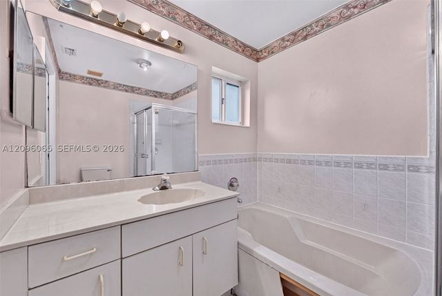 417 Kelly Ln, Weston, FL 33326