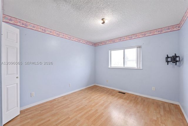 417 Kelly Ln, Weston, FL 33326