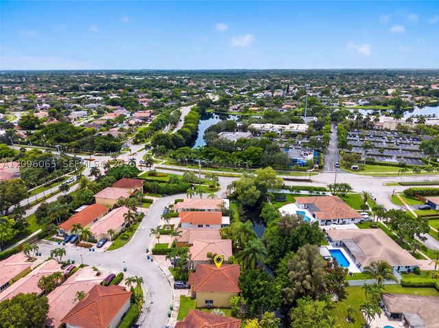 417 Kelly Ln, Weston, FL 33326