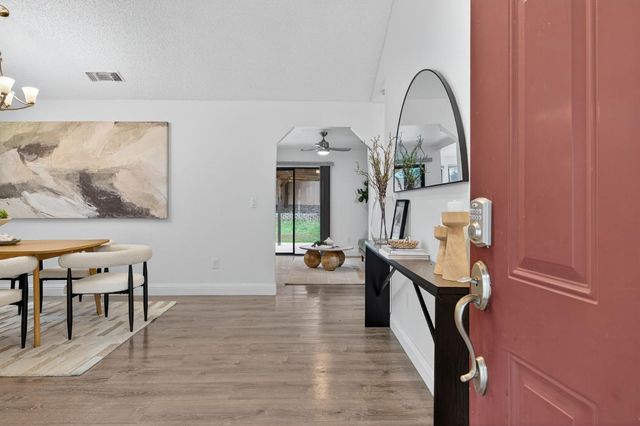 3187 Osuna Way, Sacramento, CA 95833