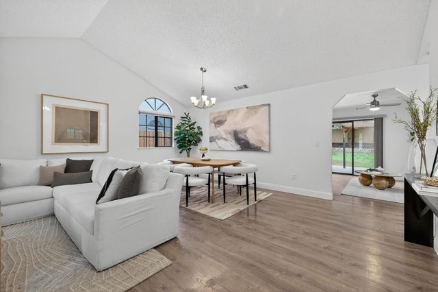 3187 Osuna Way, Sacramento, CA 95833