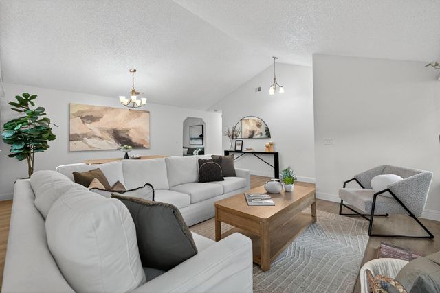 3187 Osuna Way, Sacramento, CA 95833