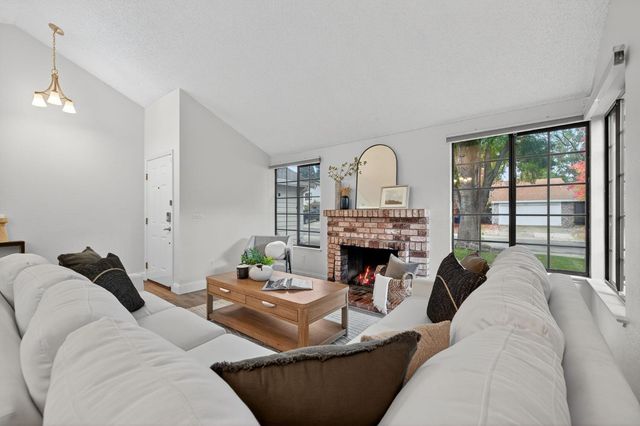 3187 Osuna Way, Sacramento, CA 95833