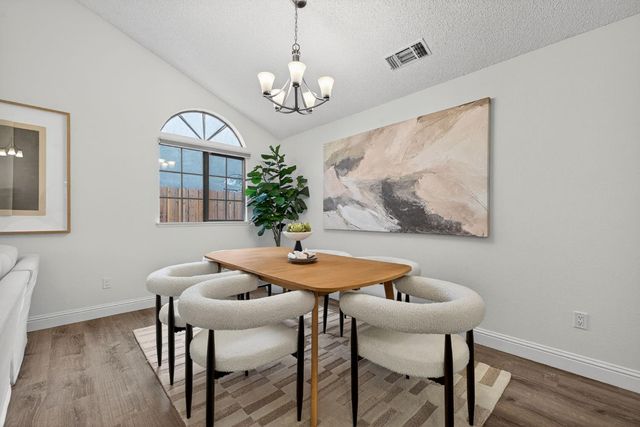 3187 Osuna Way, Sacramento, CA 95833