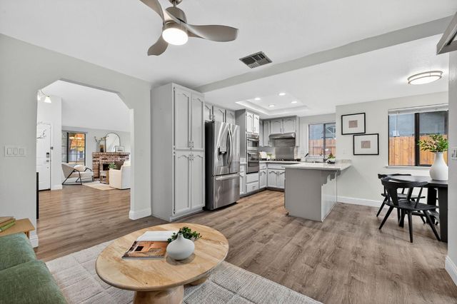 3187 Osuna Way, Sacramento, CA 95833