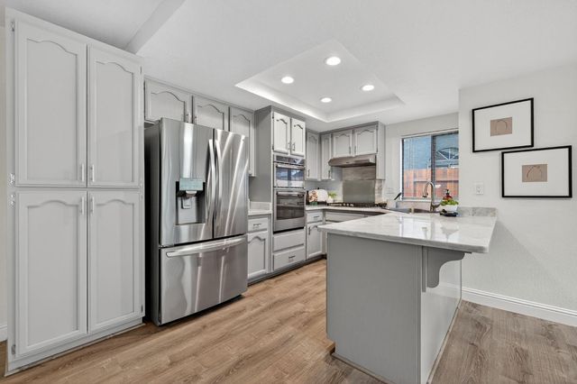 3187 Osuna Way, Sacramento, CA 95833