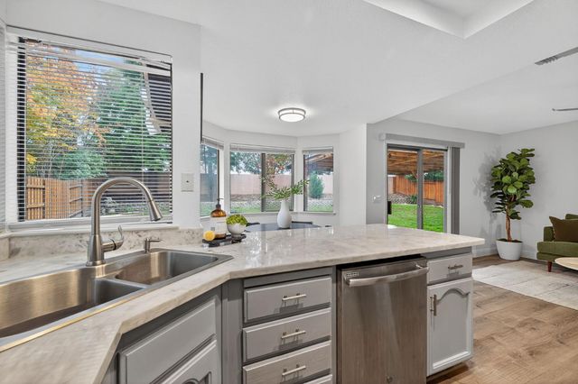 3187 Osuna Way, Sacramento, CA 95833