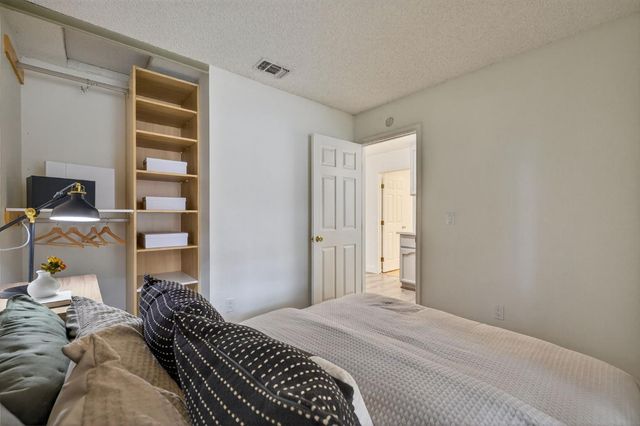 3187 Osuna Way, Sacramento, CA 95833