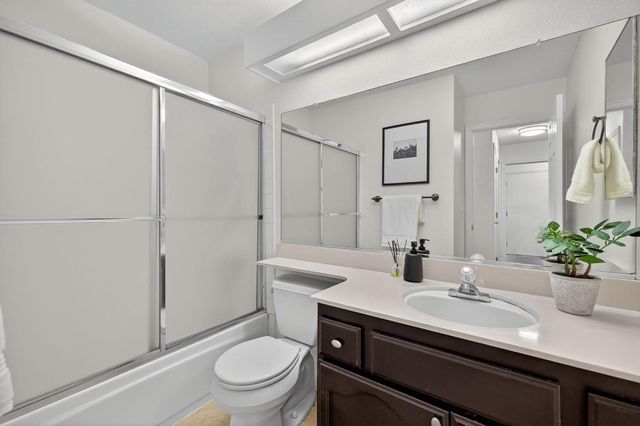 3187 Osuna Way, Sacramento, CA 95833