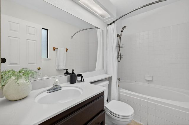 3187 Osuna Way, Sacramento, CA 95833