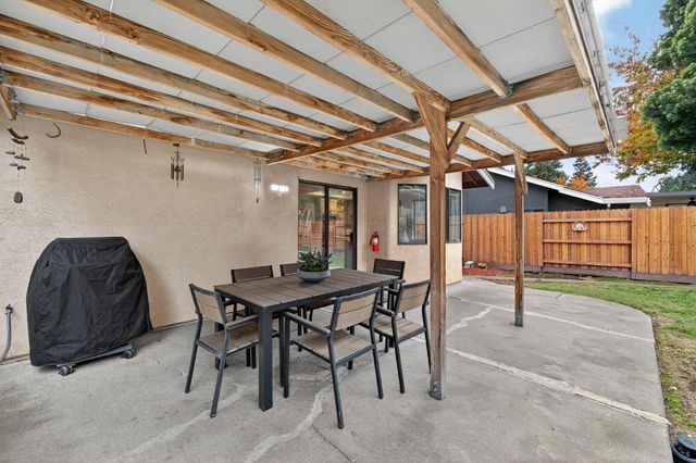 3187 Osuna Way, Sacramento, CA 95833