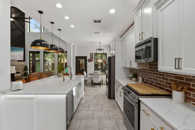 12727 Coal Mine Rise, San Antonio, TX 78245