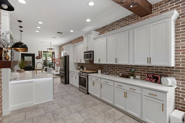 12727 Coal Mine Rise, San Antonio, TX 78245
