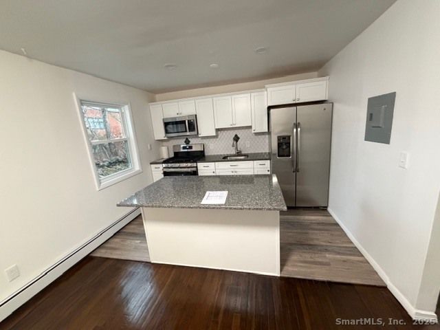 27 Fairview Drive APT 2, Danbury, CT 06810