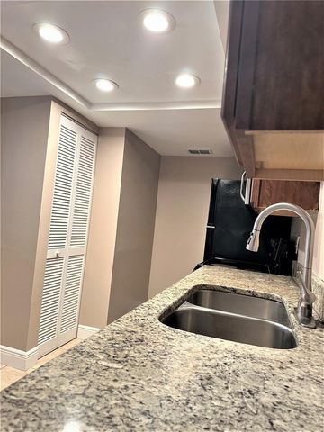 5057 VINELAND ROAD 5057, Orlando, FL 32811
