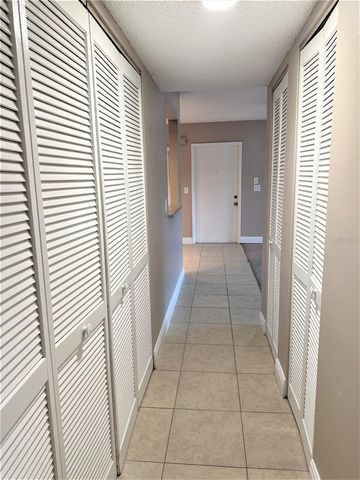 5057 VINELAND ROAD 5057, Orlando, FL 32811