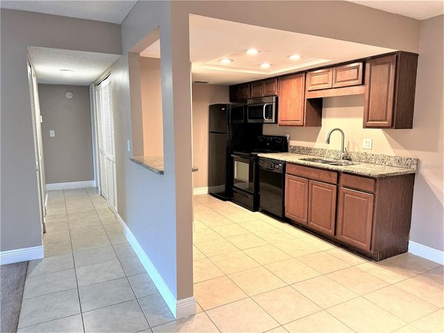 5057 VINELAND ROAD 5057, Orlando, FL 32811