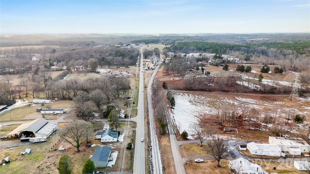 3925 Taylorsville Highway, Statesville, NC 28625