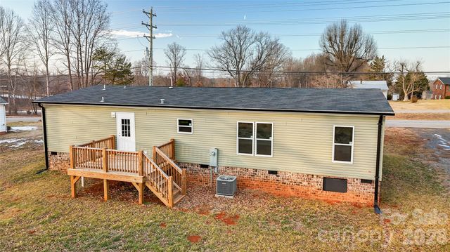 3925 Taylorsville Highway, Statesville, NC 28625