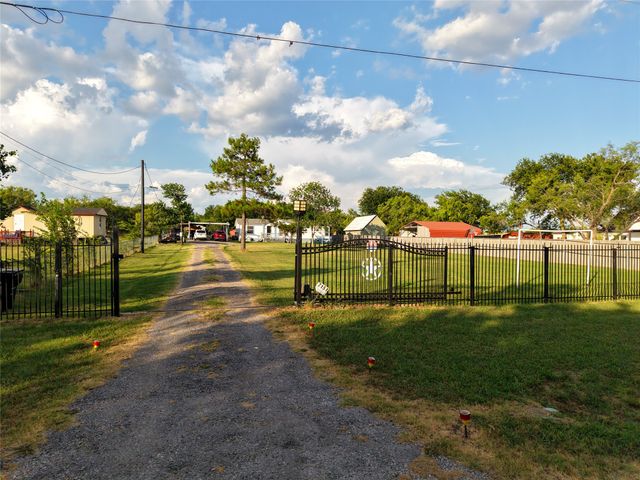 7151 County Road 151, Kaufman, TX 75142
