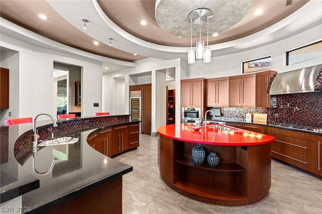 2 Castle Oaks Court, Las Vegas, NV 89141