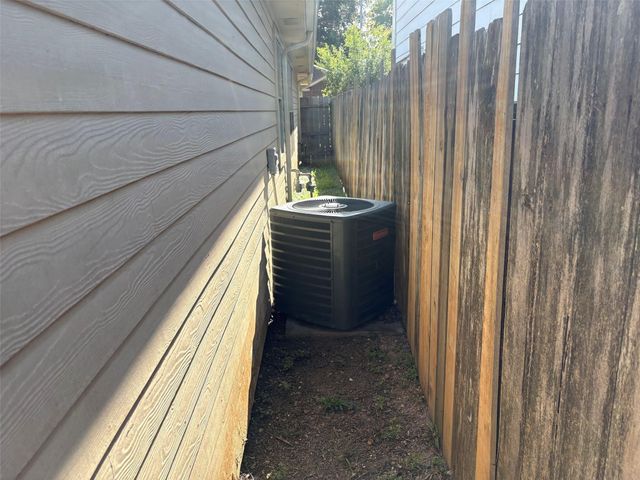 1830 Creek, Houston, TX 77080