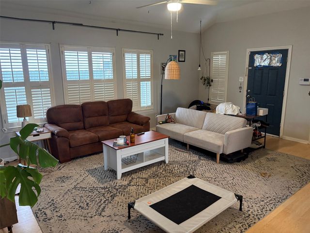 1830 Creek, Houston, TX 77080